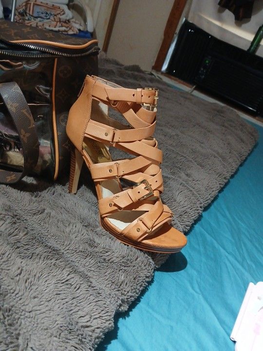 Michael Kors Size 9 Y Medio Nuevos