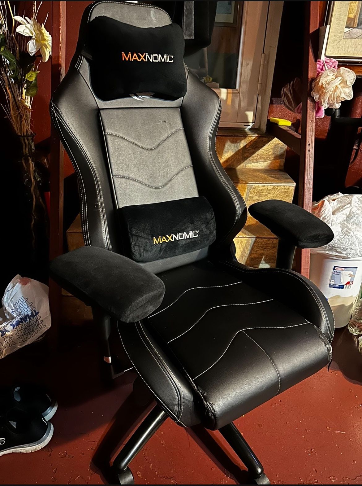 Gamer Chair  MAXNOMIC Pro