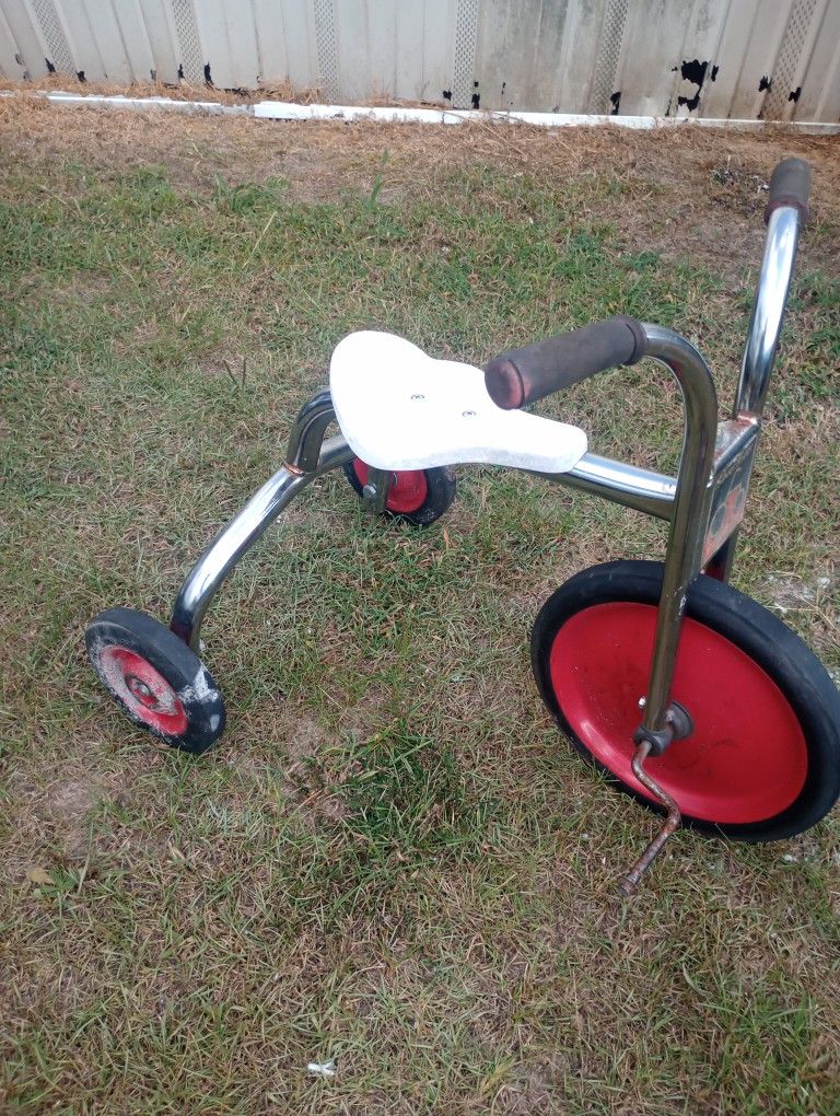 1/Old Tricycle 3 -Wheels 1950