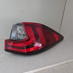 LEXUS  RX350 OEM RIGHT SIDE TAILLIGHT 