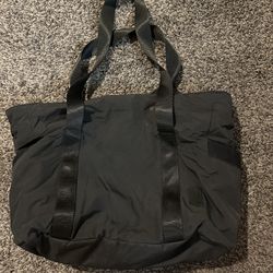 black tote bag