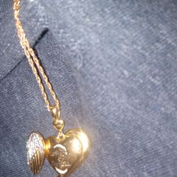 Heart Necklace With Wings That Open To Put A Picture Inside