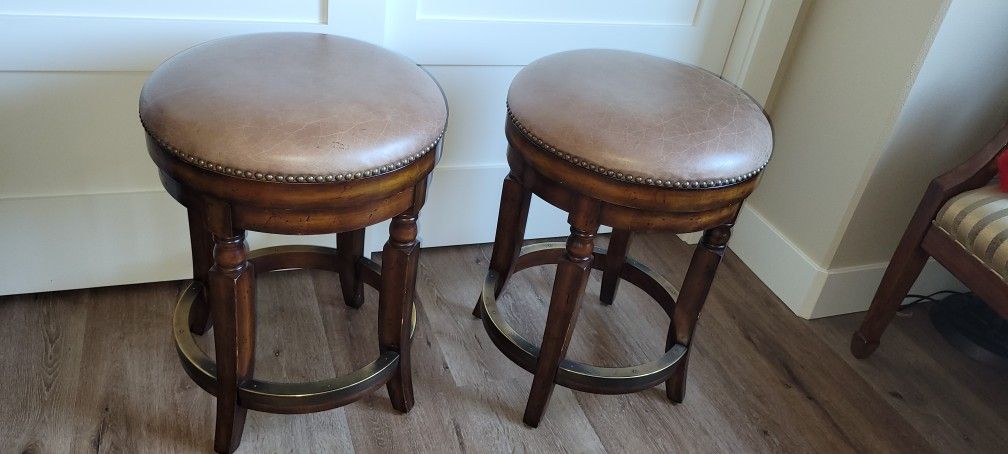 2 Bar Stools