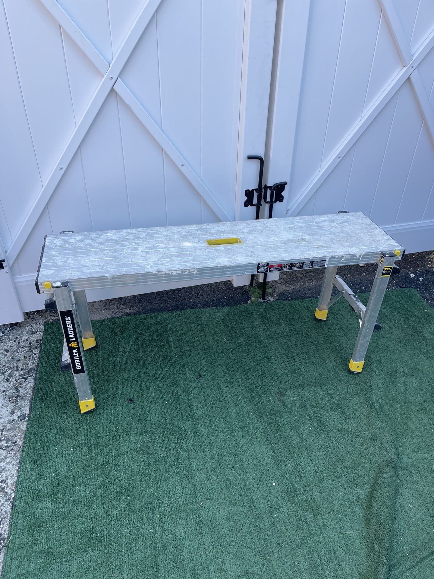 Gorilla Ladders 300 lbs Capacity Aluminum Work Platform Step Stool 