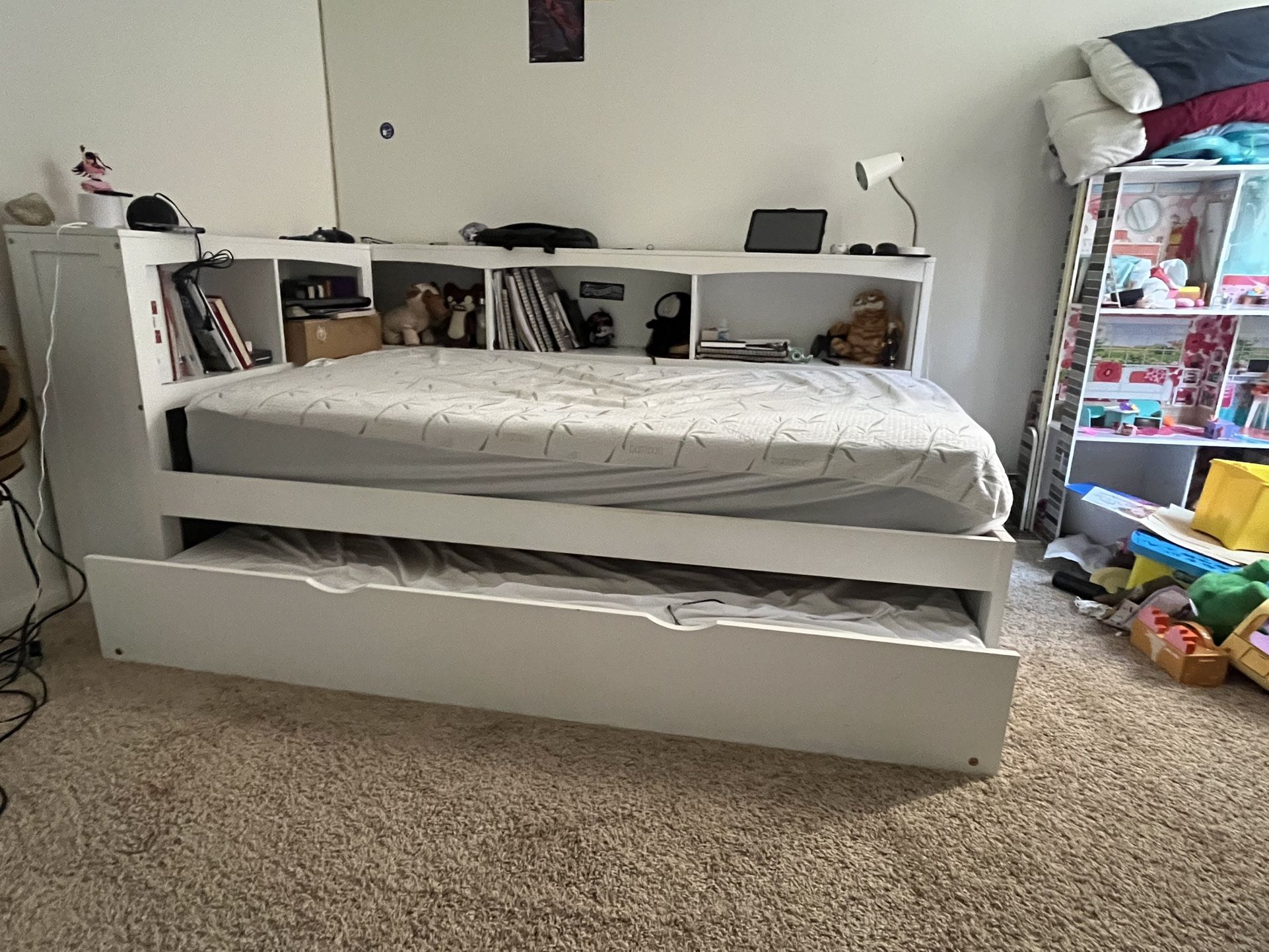 Twin Bed w/ Trundle