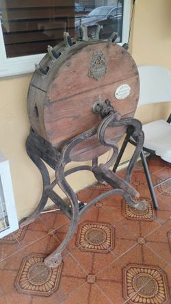 Kent's knife Cleaner Antique