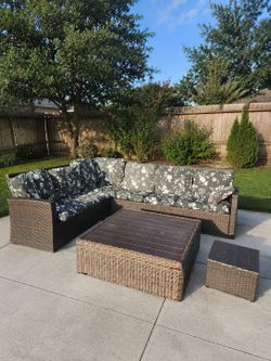 Large Wicker Patio Furniture Set – L-Shaped Sectional, Matching Chairs & Storage Coffee Table with Floral Cushions