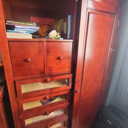 Changing Table And Closet (  FREE ) 