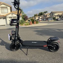 Dual-motor high-speed electric scooter