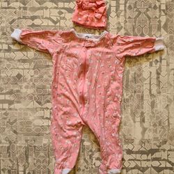 0-6M Gerber 2-piece Footie Pajamas with Hat and Bee Print