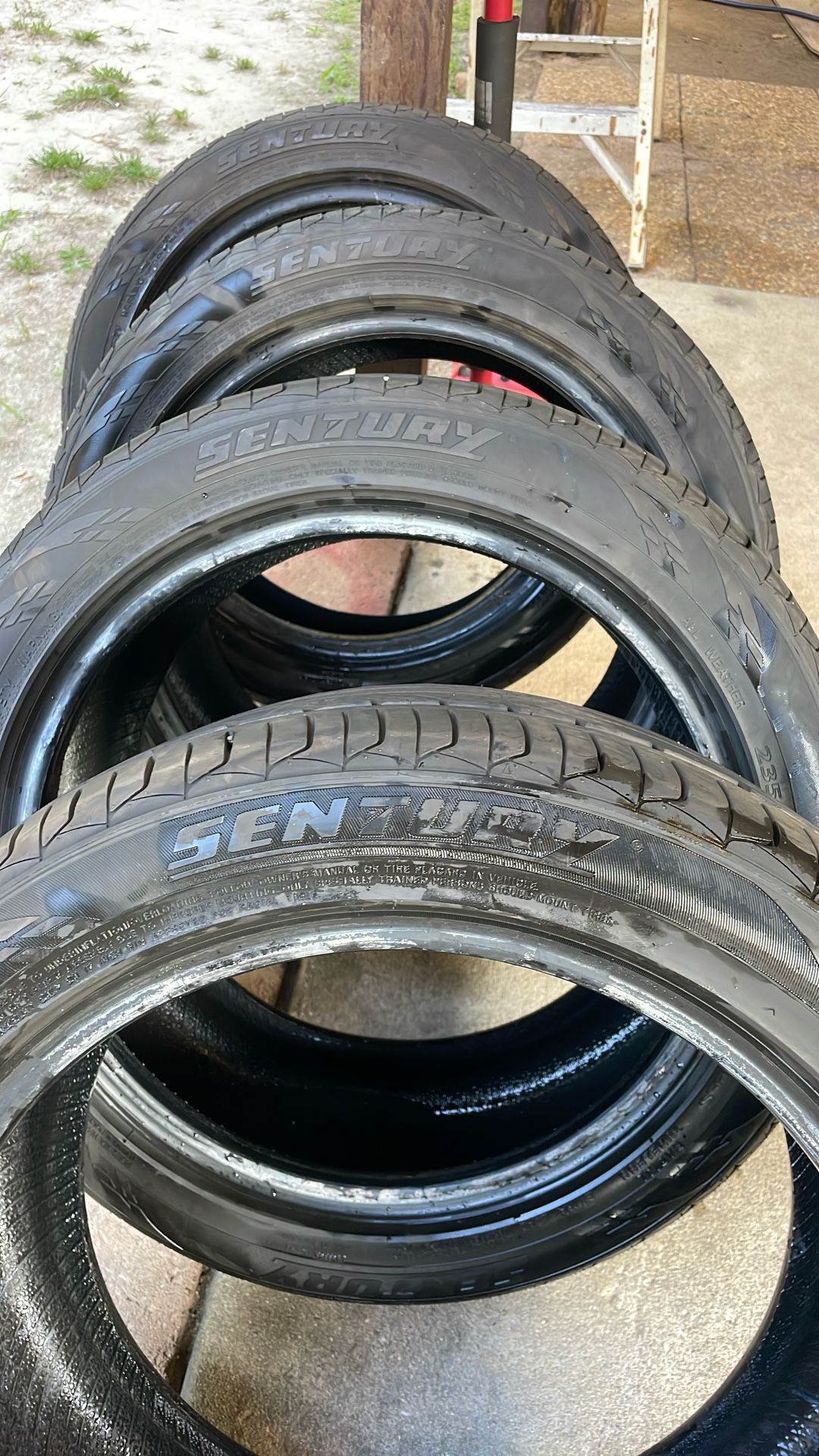 235/45/17