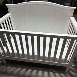 Baby crib - Solid Wood