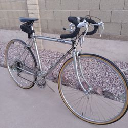 VINTAGE BIKE CENTURION ACCORDO OLD SCHOOL TIRES SIZE 700C FRAME SIZE LARGER VERY GOOD CONDITION NEW TIRES 
