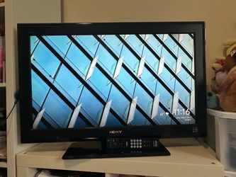 Sony TV 32” with Remote and Stand