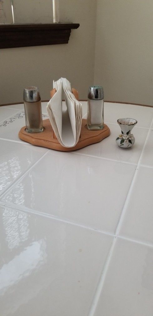 Napkin Holder, S&P Shaker, Toothpick Holder