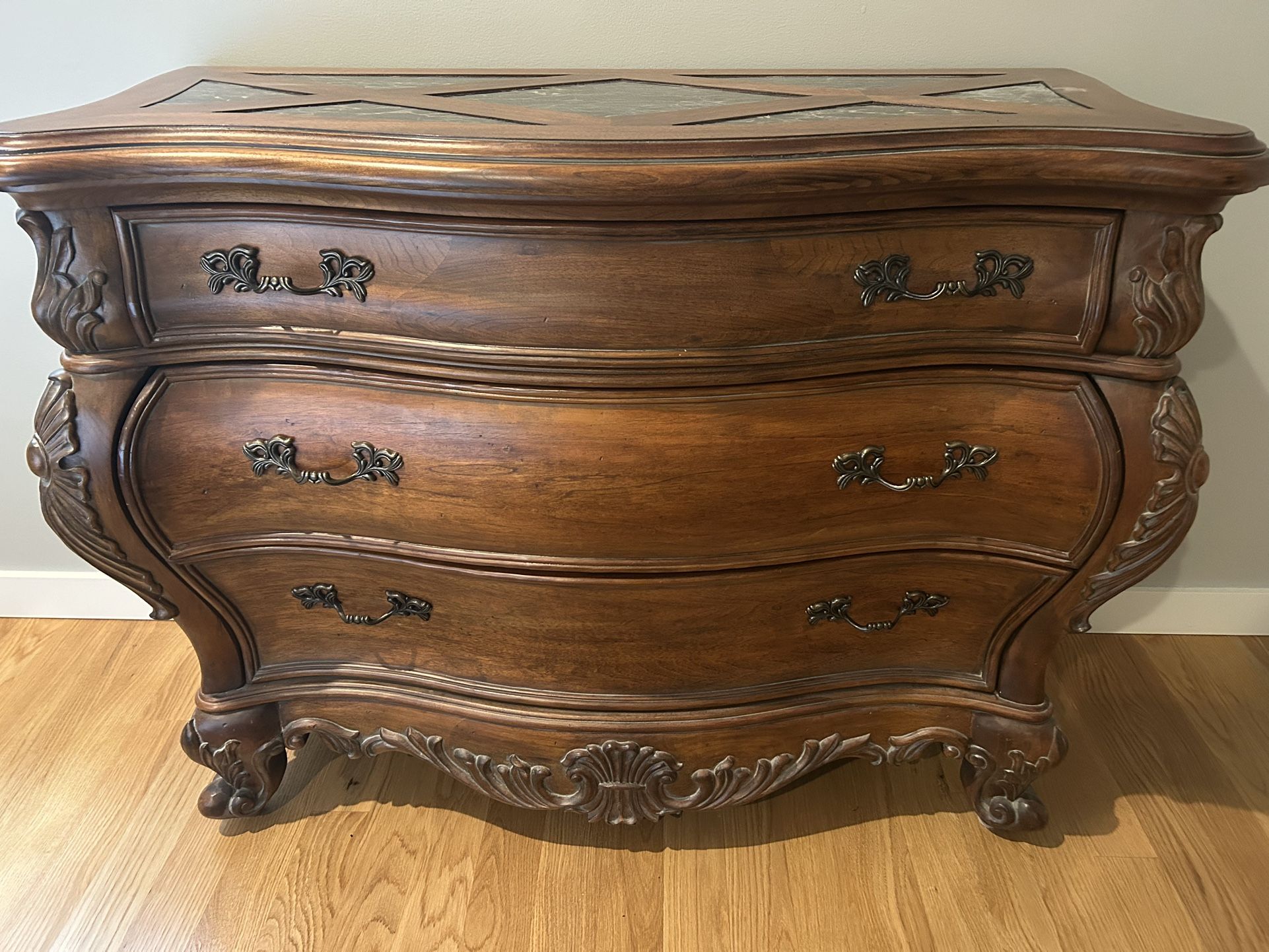Hooker Chest