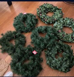 Christmas Wreaths $6 EACH 