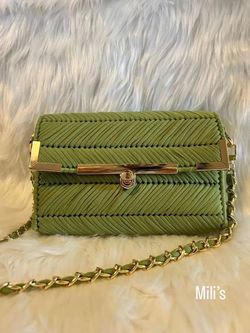 Bolsa De Mano, Color Verde Se La Sensación