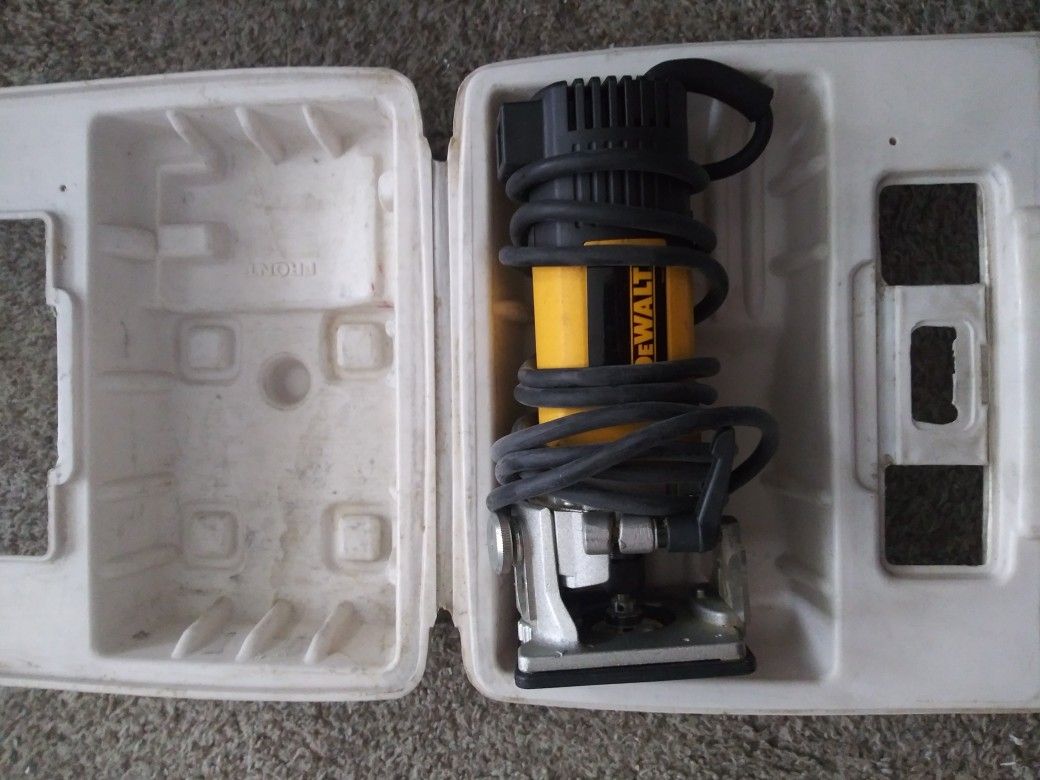 DeWalt Router