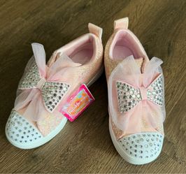 skechers twinkle toes, light up/rhinestone bow featuring on and off button for light off