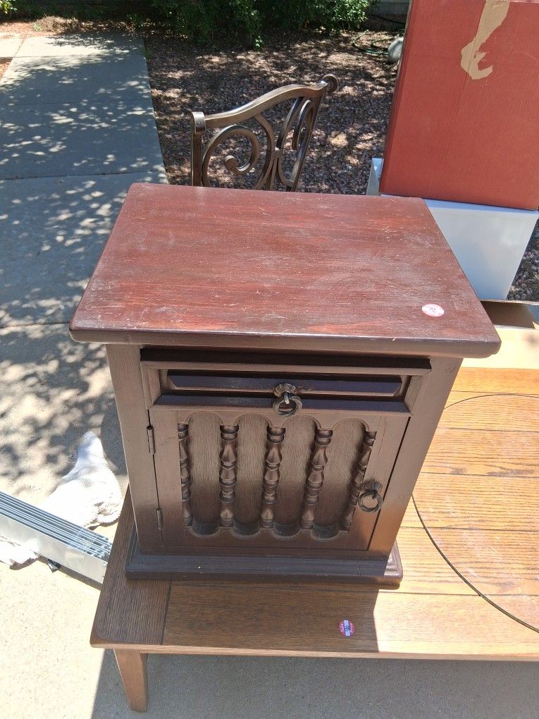 Nightstand 