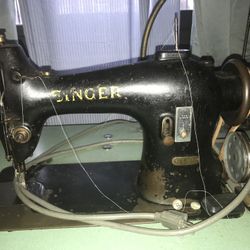 Singer Sewing Machine 