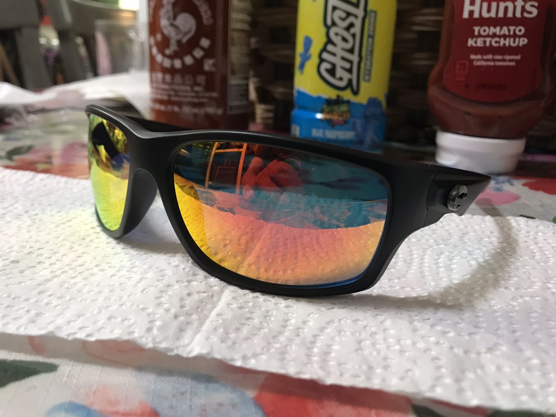 SUNGLASSES