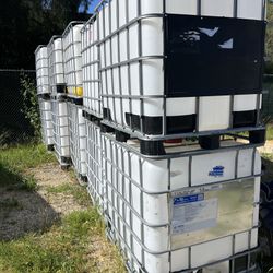Water Tanks 275 and 330 Gallon