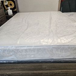 Full size  !! $179 ___ Mattress and box spring
