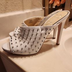 8.5 Jessica Simson Heels 