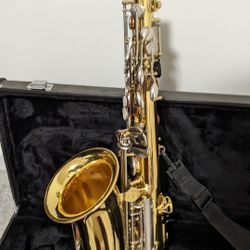 Yamaha YAS-26 Eb Alto Saxophone (Like New/Recently Oiled And Tuned)