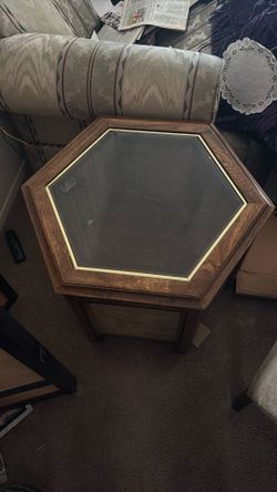 20x30x25 End Table! Glass And Wood
