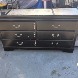 Used Black 6 Drawer Dresser 