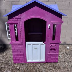 Little Tikes Cottage / Playhouse