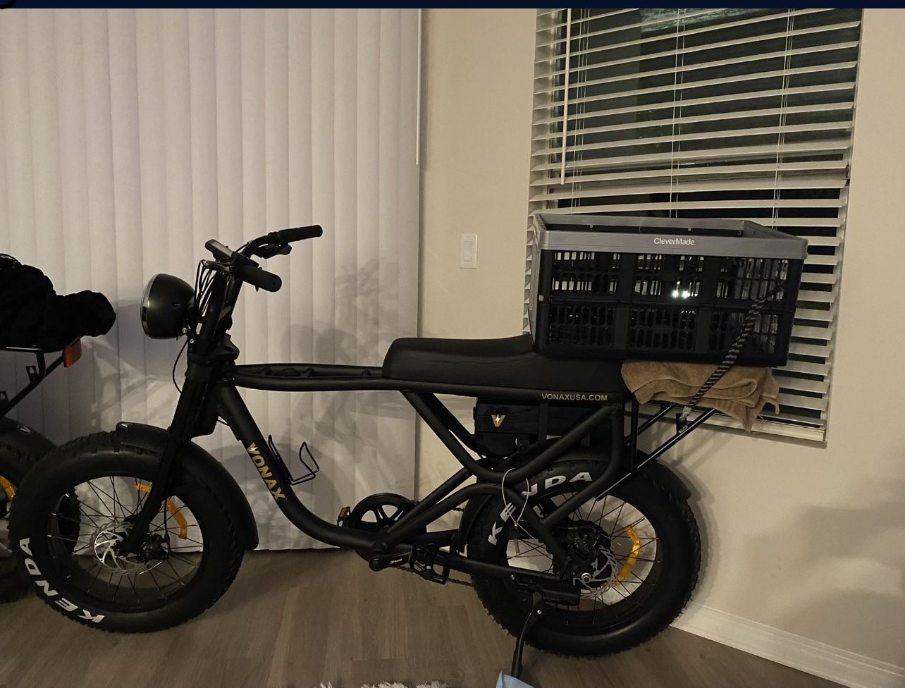 E-Bike (Vonax cafe)