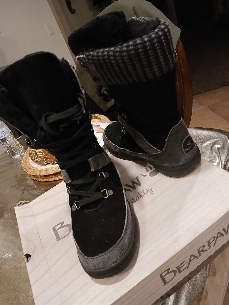 Bearpaw Womens Boots