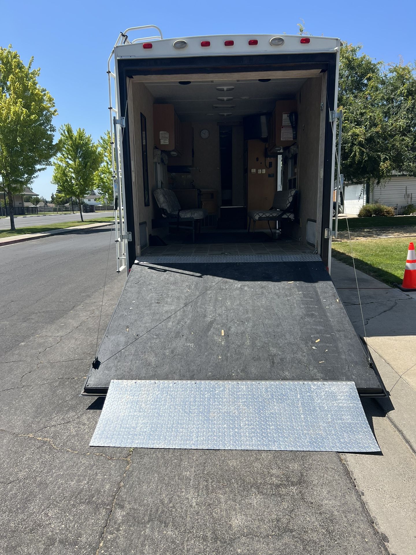 2004 Dutchman Victory Lane 5th Wheel Toy Hauler for Sale in Modesto, CA