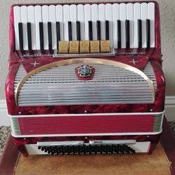 Acordeon Norteño 34 Teclas , 5 Registros Y 80 Bajos. Piano Accordion. 
