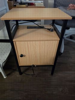Nightstand / Side Table