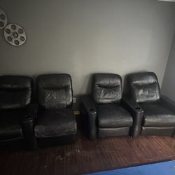 4 Reclinable Couches