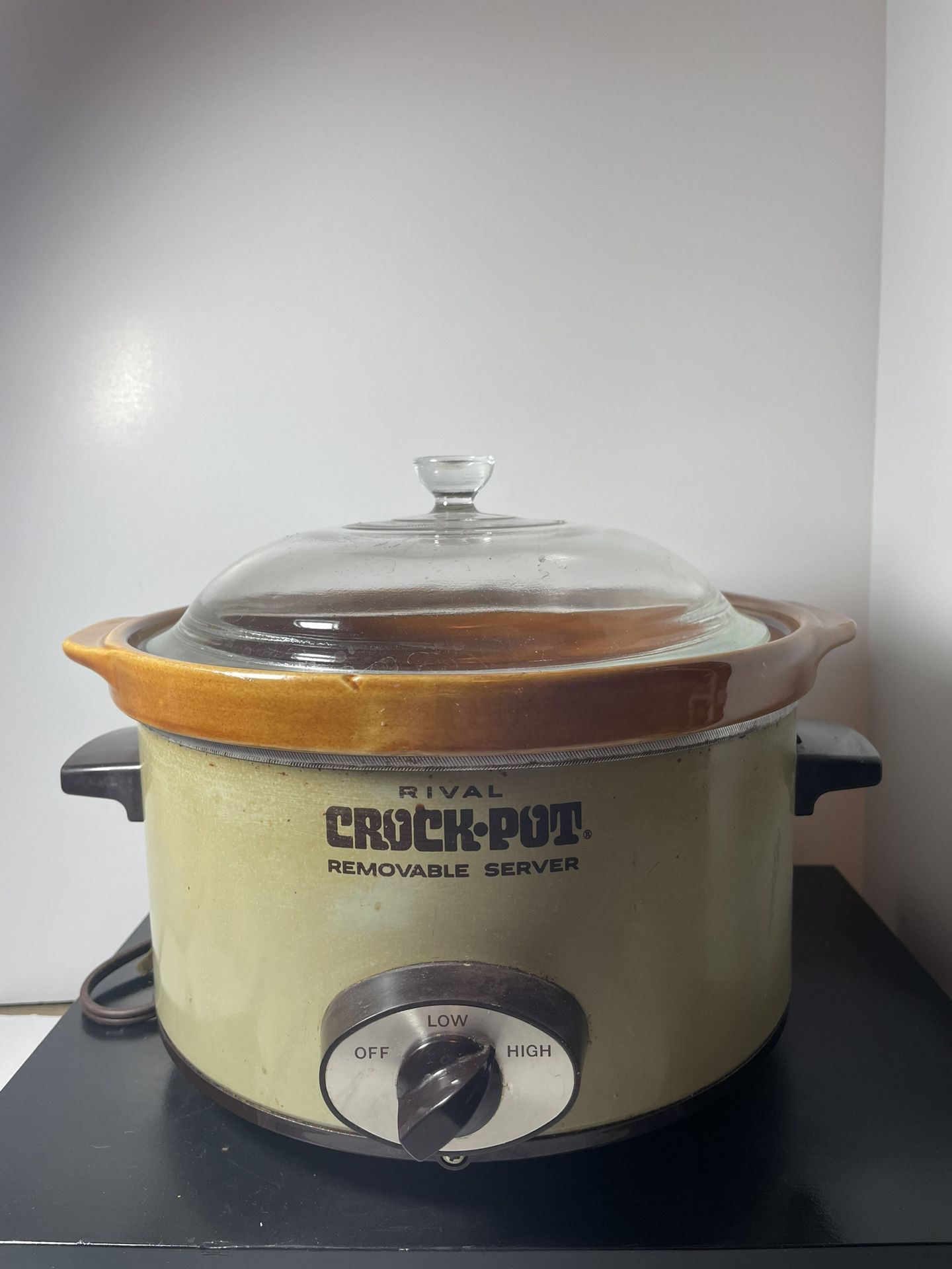 Vintage Rival Crock Pot Model 3154 Green Ivy Purple Flowers And Green  Stoneware Slow cooker In good condition for Sale in Cambridge, MA - OfferUp