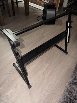 Piano stand