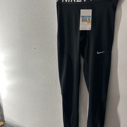 Nike Pros Women’s Brand New 