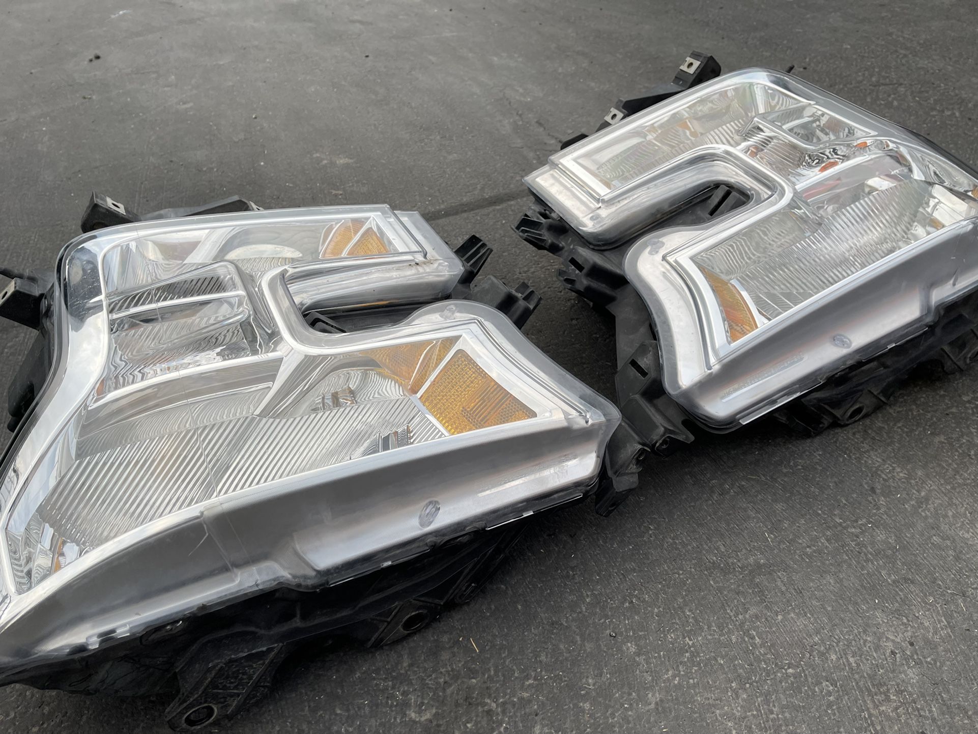 Ford F-150 Headlights