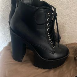 Women Boots Size 5.5