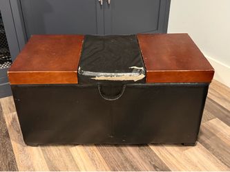 Raisable footrest/storage ottoman