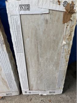 Floor tile
