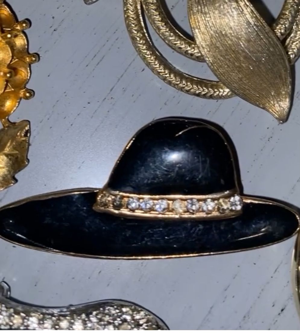 Brooche