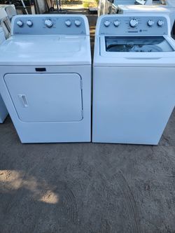 ELECTRIC MATCHING SET MAYTAG BRAVOS//CONJUNTO DE SET ELECTRICO MAYTAG BRAVOS