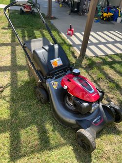 Honda HRN216 con motor GCV170